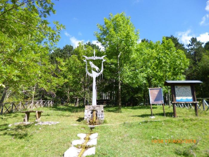 ESCURSIONE AL MONTE FUMAIOLO E ALLE SORGENTI DEL FIUME SAVIO E FIUME TEVERE