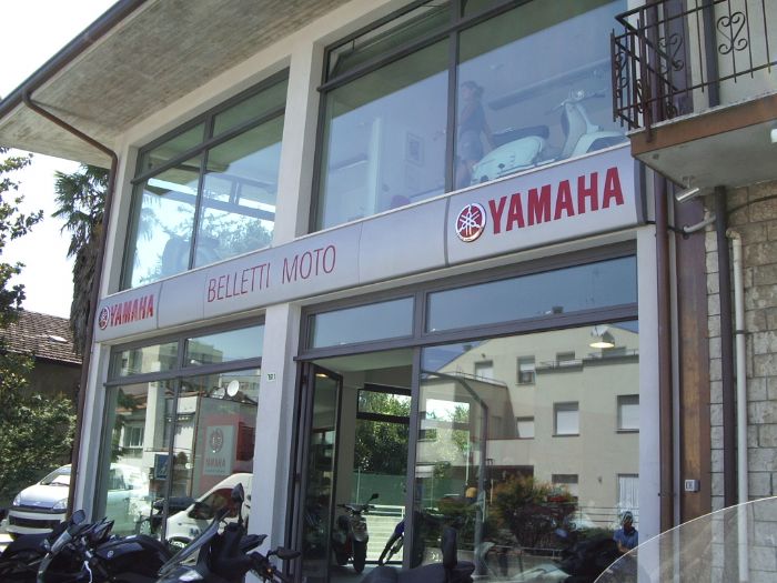 Bisacchi - FINESTRE - PORTE - CANCELLI  - produzione e vendita con 40 anni di esperienza - preventivi gratuiti - gambettolain alluminio e acciaio
