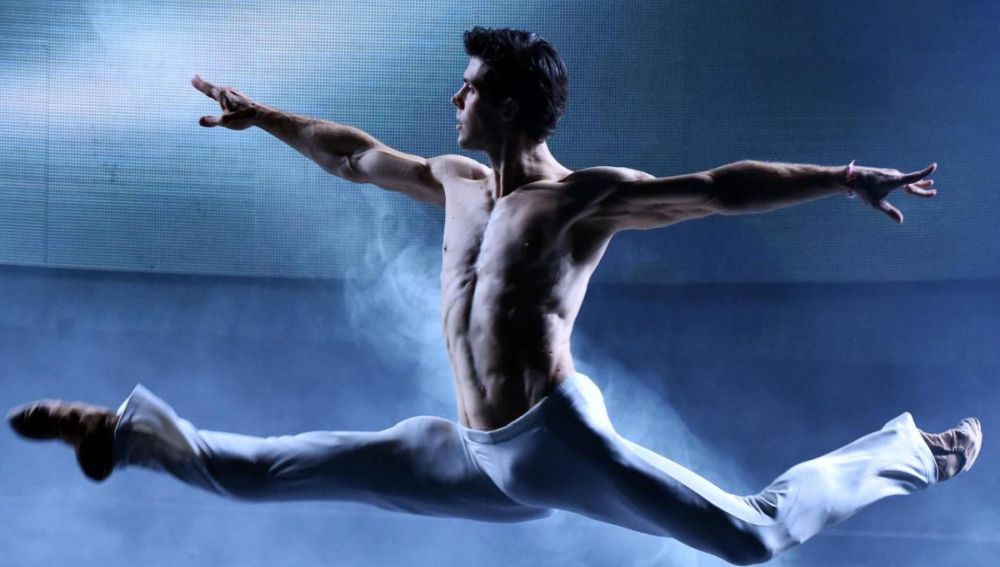 Roberto-Bolle-1200x.jpg